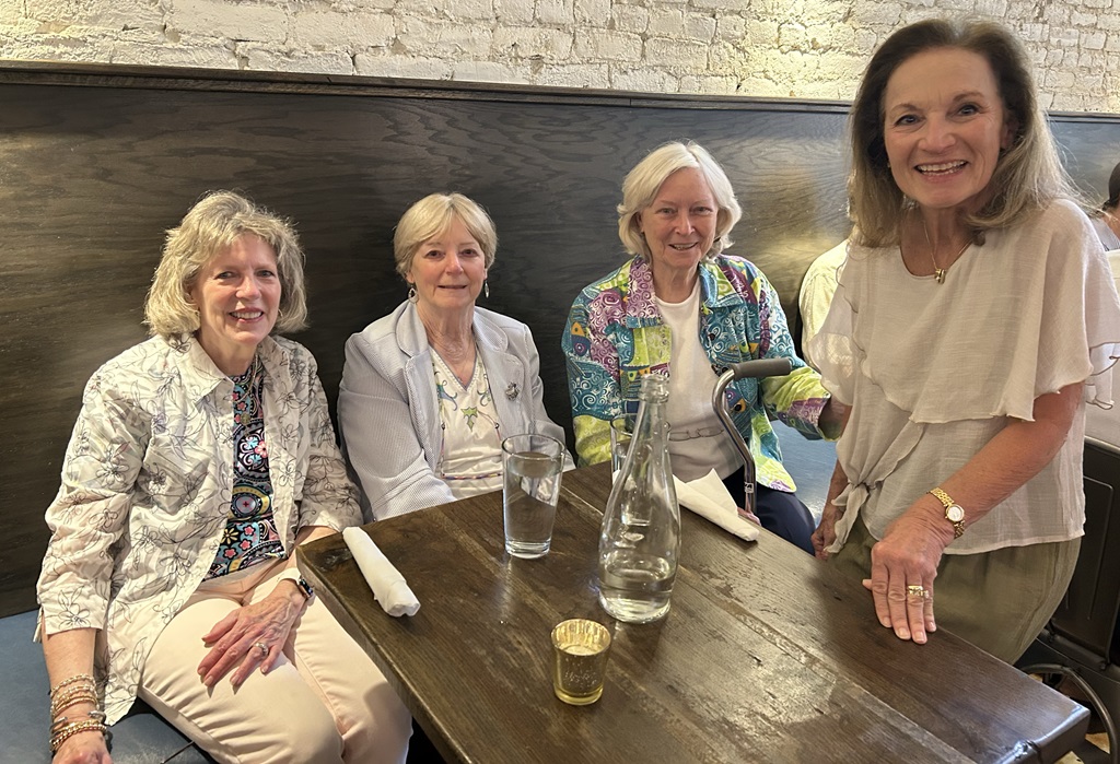 Judy Moore Mathis’s AOPi sorority sisters from the University of Alabama, Cheryl Brantly, Carolyn O’Donnell, Maureen O’Donnell and Janie Mikloucich, came to celebrate.